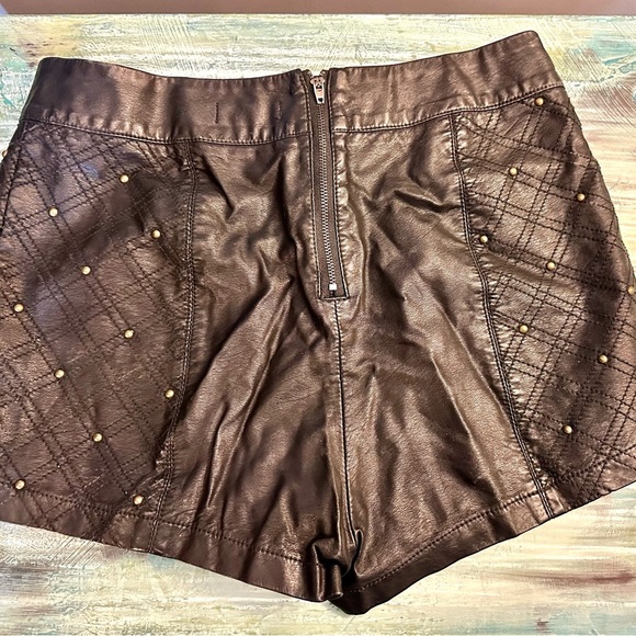 Silence + Noise Faux Leather Shorts - Picture 5 of 9